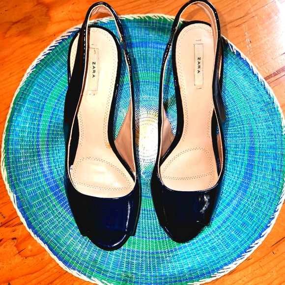 💙Zara Basics💙 Navy Patent Leather high-heels Size 7.5 - Picture 3 of 4